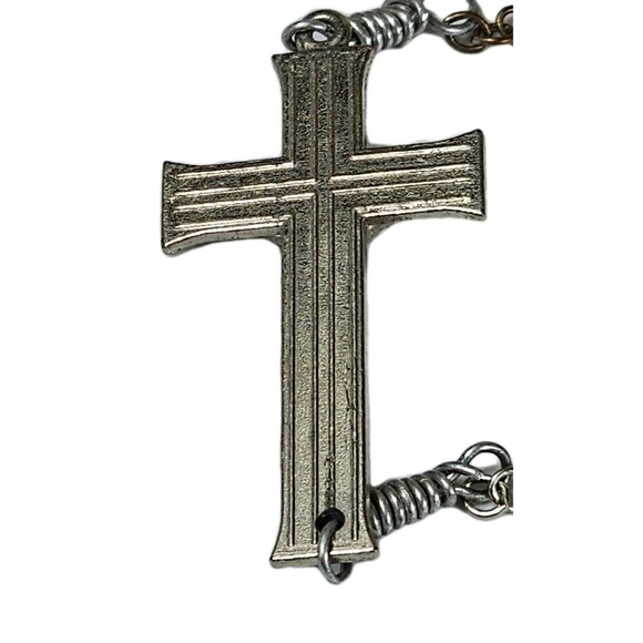 Catholic Rosary Bracelet Red Beads Silver Tone Crucifix & Virgin Mary Medal VTG - Picture 5 of 10